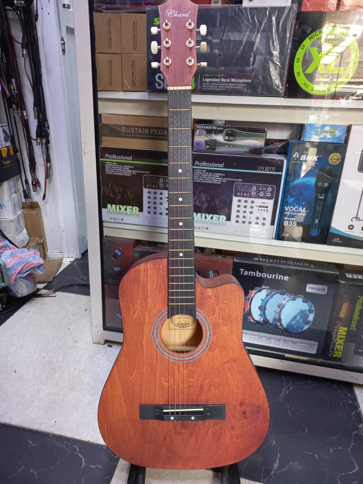 Acoustic guitar photo 2